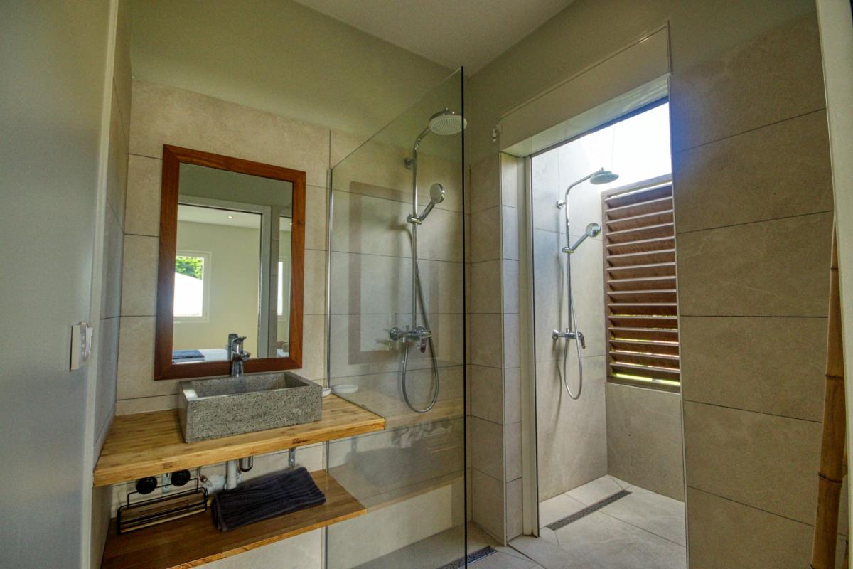 location maison martinique - salle de bain ch2